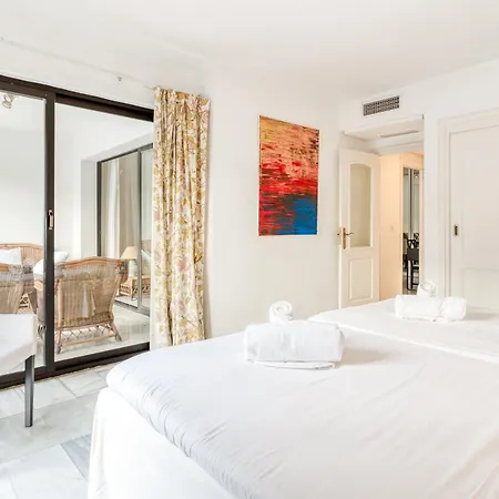 1 Bed In Puerto Banus 아파트 *